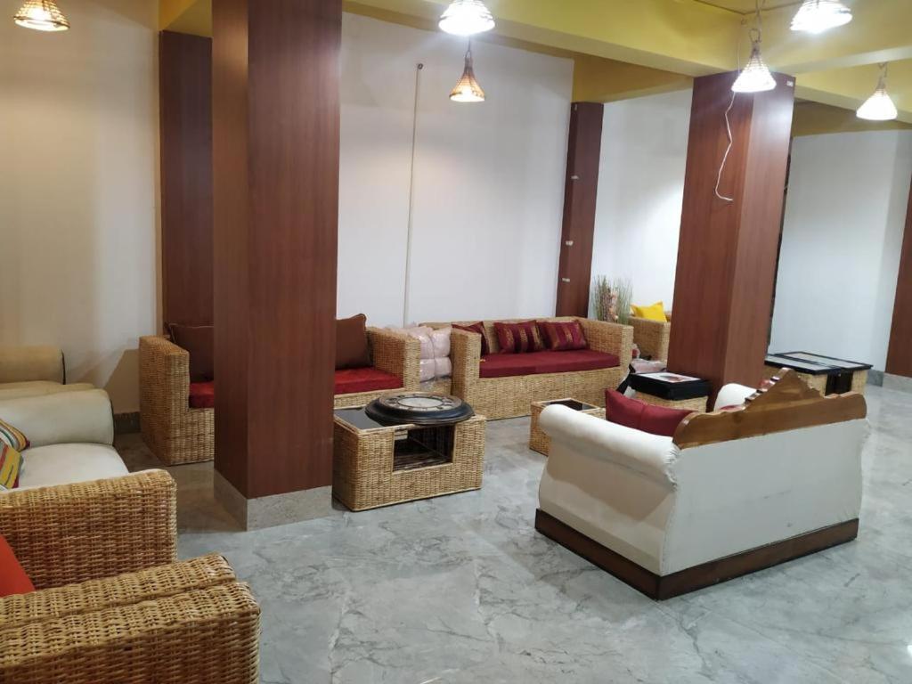 Hotel Diliphu Bomdila エクステリア 写真